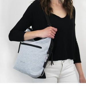 Sherpani Vale Crossbody